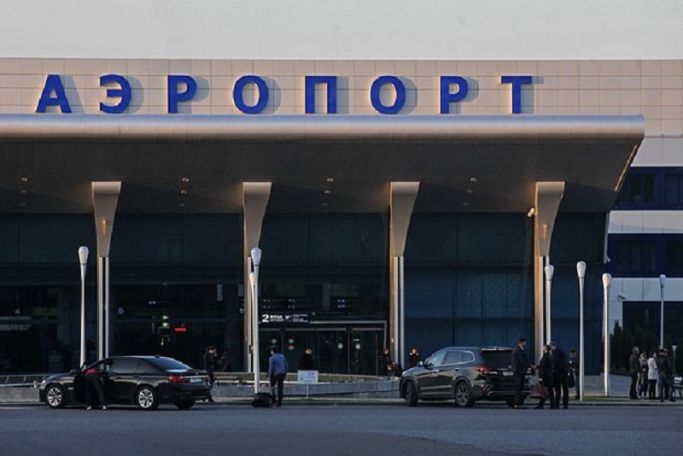 Сотни направлявшихся в Турцию россиян застряли в аэропорту почти на 9 часов